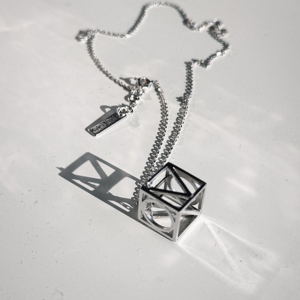 New Kenzo Paris Square Cage Pendant On An 18 Inch Chain 90$